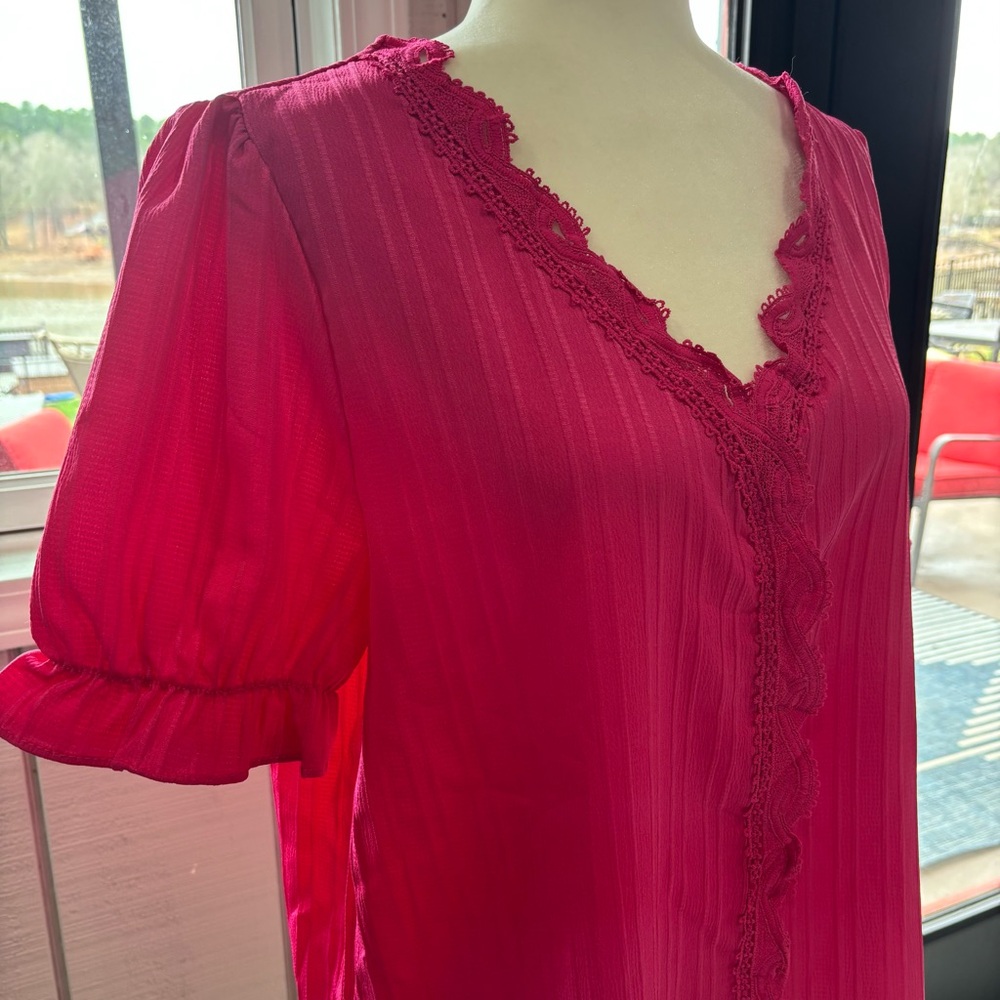 V neck fuchsia short sleeve blouse women’s size XL